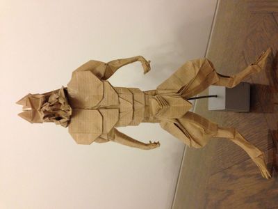 Werewolf by Le Tuan
Plier dans du kraft 50 X 50.
