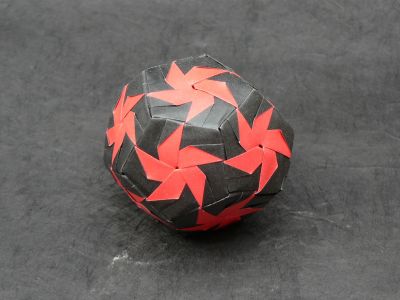 Pinwheel Dodecahedron de Meenakshi Mukerji 01
