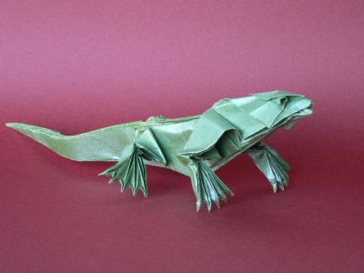 Triton de Andrey Ermakov 01
En papier de soie métallisé, 30x30 cm. Le modèle est intéressant, mais le papier que j'ai choisi n'est pas le plus approprié pour le modelage de fin.
Mots-clés: triton andrey ermakov