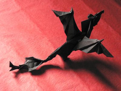 Fiery Dragon
Toujours le Fiery Dragon de Kade Chan, mais vous pouvez voir la modification sur la queue. Et oui, j'ai collé cette dernière, assez mal d'ailleurs.
Mots-clés: fiery dragon kade chan noir