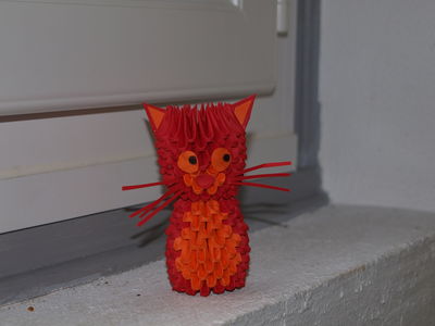 petit chat
Modèle trouvé sur youtube, par Girnelis.  C'est un tout petit 3D,il fait environ 250 pièce (un peu moins). Papier d'imprimante A4 divisé en 64 sections.
