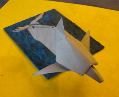 Dauphin (1)
papier metallisé, 20x20 cm
Mots-clés: dauphin