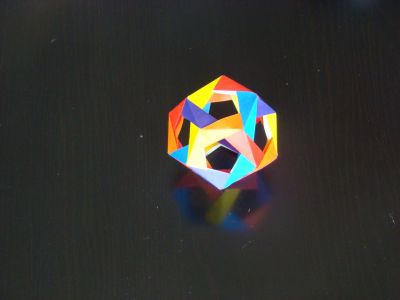 Dodécahèdre de r. Neale
kami 5x5 cm

