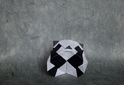 Panda, de Roman Diaz
Triple soie unryu, 20x20 cm. 
