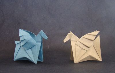 Pégase, D. Najando
Papiers texturés, 15x15cm.
