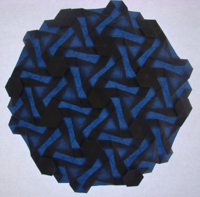 Pinwheel, E. Gjerde
Hexagone de 14 cm de coté ,papier tant
