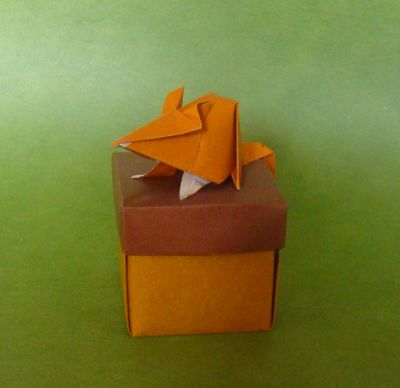 Souris de tanaka 2
Plié dans du kami de 7,5x7,5 cm
Mots-clés: Souris Tanaka