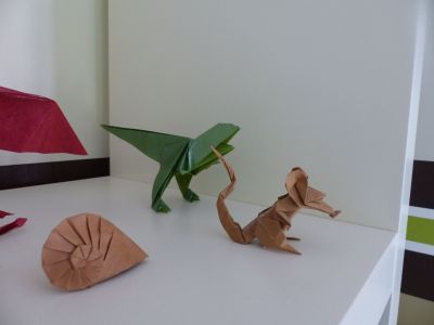nautile (Tomoko Fuse) - rat (Eric Joisel) - T-rex (Roman Diaz)
Papier de soie metallisé

