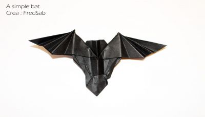 A simple bat
Mon tout premier modèle (vue de dessous)
Mots-clés: premier bat chauve souris
