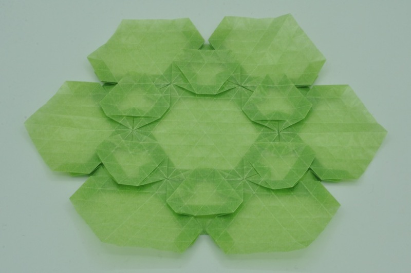 Covid-19_tessellation.jpeg