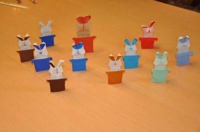 Lapin sortant du chapeau de Raphaël
