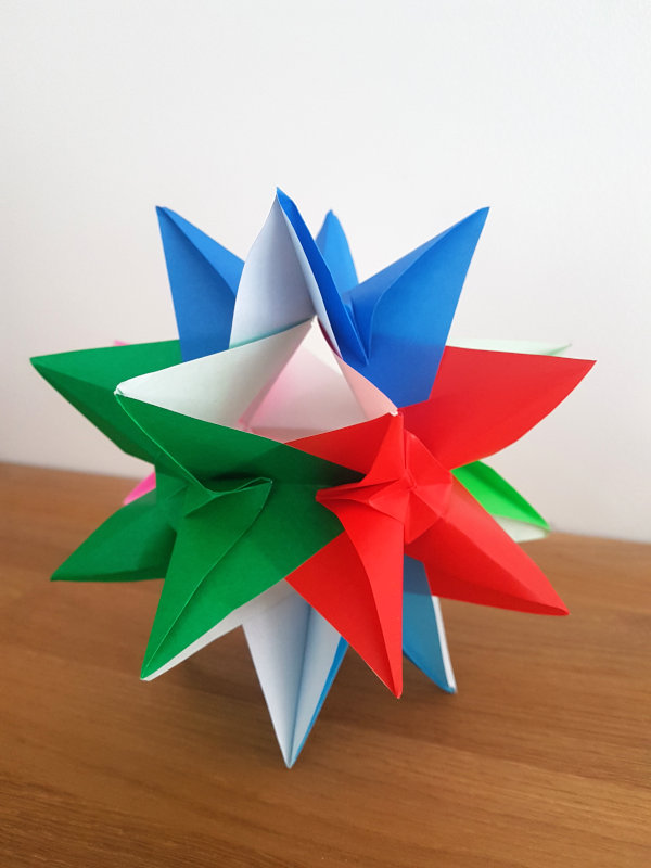 Kusudama (Nina Ostrun)
