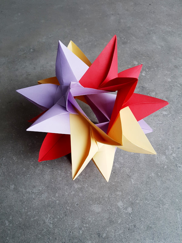 Kusudama (Nina Ostrun)
