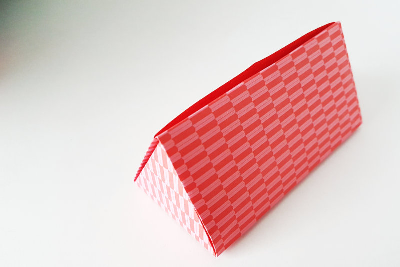 Triangular box (Fumiaki Shingu)
