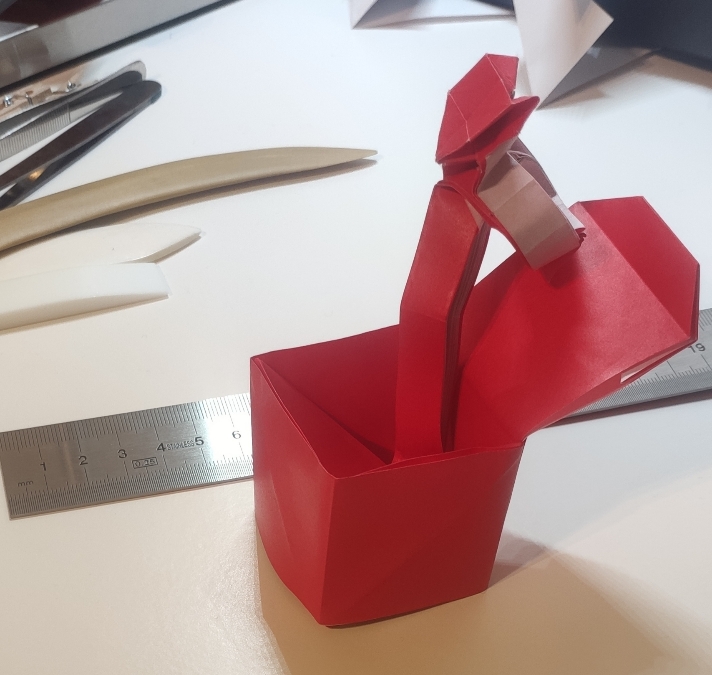Proposal ring de Chen Mi
Plié á partir d'un kami de 35cm
