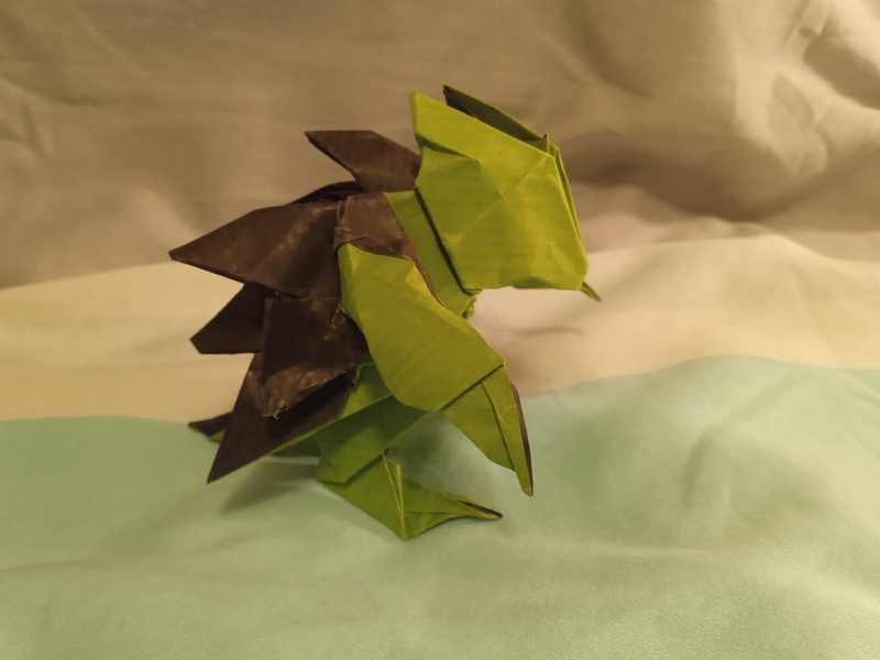 Sablaireau
Papier à bouquet vert clair/vert sombre. J'ai retrouvé l'exemplaire de sablaireau que j'avais fait il y a des années et j'ai enfin pu apprendre et noter le modèle, en améliorant quelques points. 
Mots-clés: pokemon bicolore