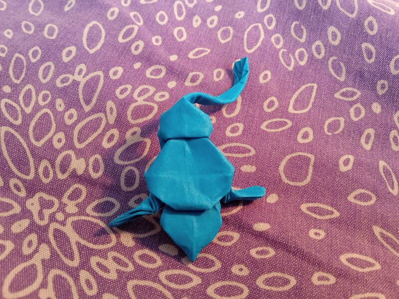 Phione
J'ai tenté d'optimiser le modèle comme sa structure est simple, mais je n'ai pas réussi à le rendre aussi facile à plier que j'aurais voulu. 
Mots-clés: pokemon